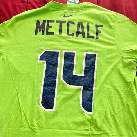 DK Metcalf Seattle Seahawks Nike Name & Number T-Shirt - Neon Green - Picture 4 of 4
